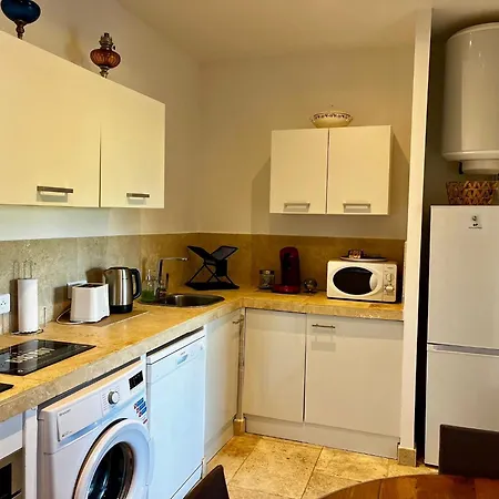 Tradition Corse & Modernite I Caseddi Di Barabe