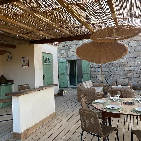 Tradition Corse & Modernite I Caseddi Di Barabe