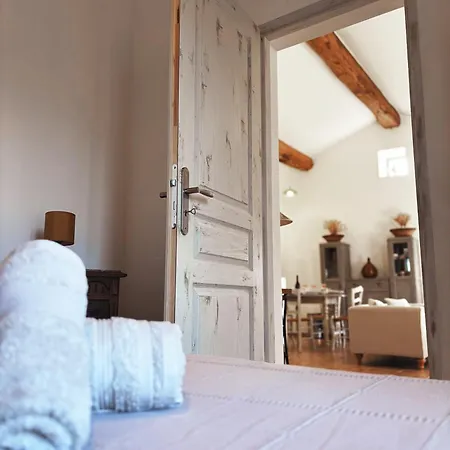 Tradition Corse & Modernite I Caseddi Di Barabe Granace