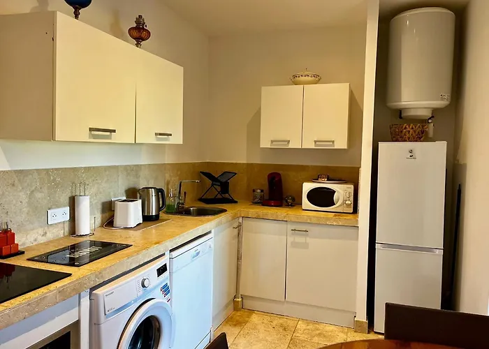 Tradition Corse & Modernite I Caseddi Di Barabe